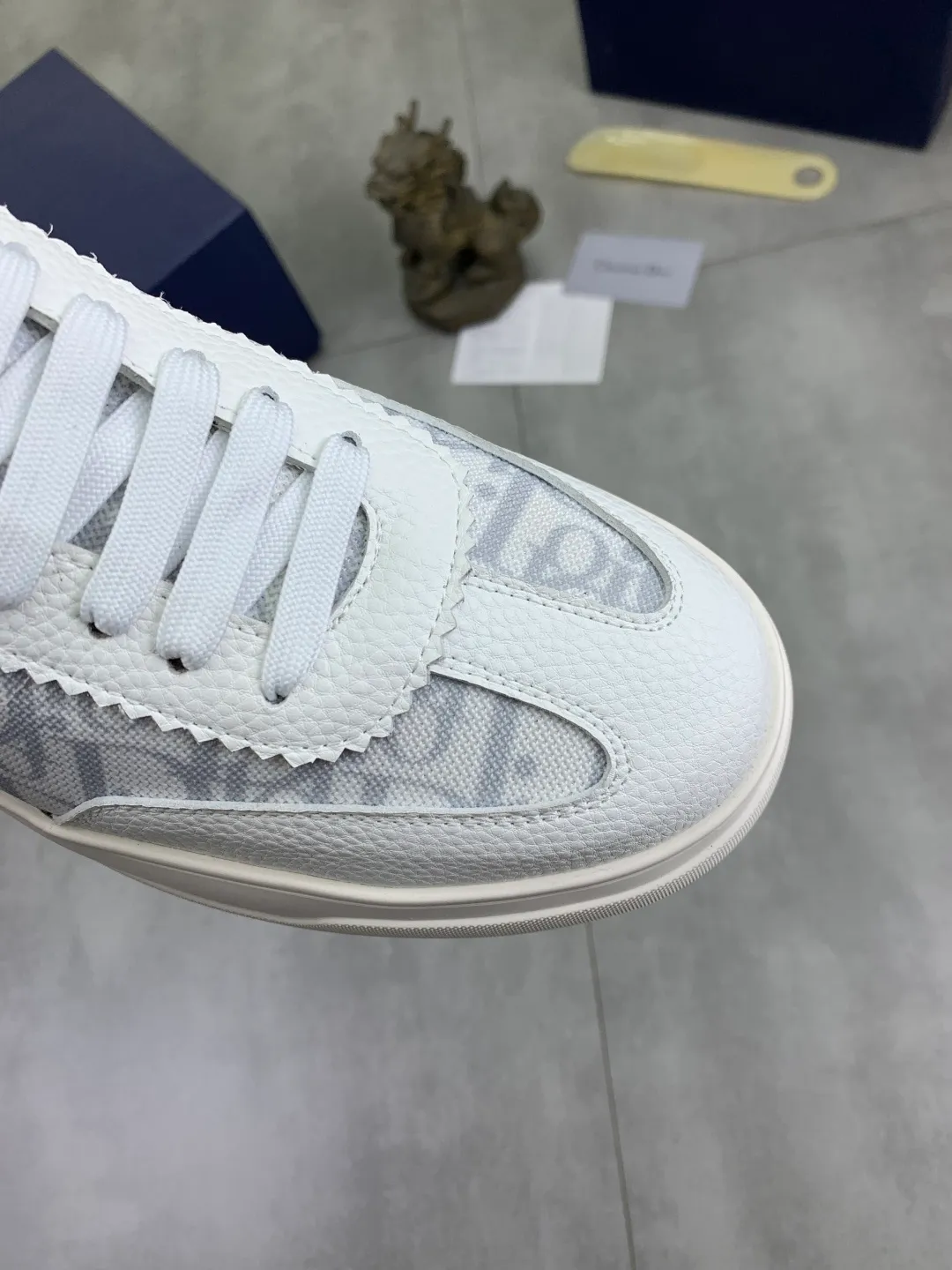 Men's men's shoes P420💰[New style]🆘[Dior] Dior original lace-up low-top men's shoes Classic casual shoes 🔥This model is the official classic model with high quality and made by famous original designers. It is made of high-quality cowhide with original materials➕comfortable and breathable mesh lining➕pigskin insole. The perfect last shape and generous and fashionable design have attracted many consumers and are suitable for drivers to drive🚗. What you want is the best quality in the market. Color: 4️⃣Color Code number: 38--44 (45 customized)
